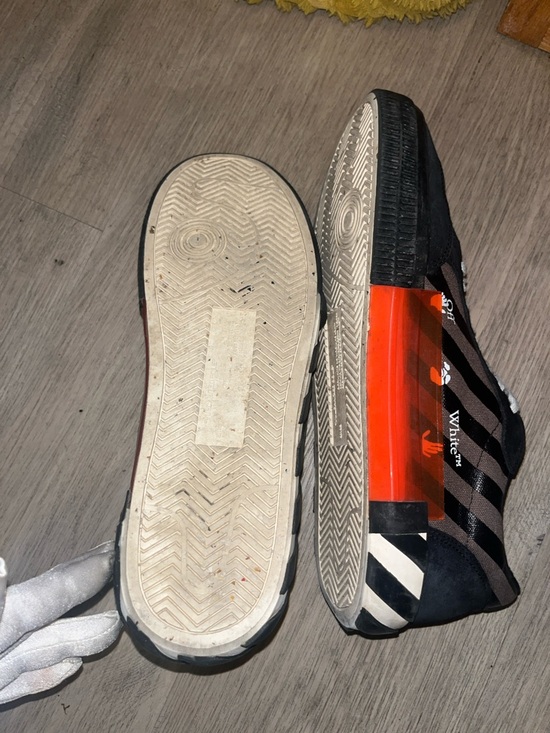 Off-White - Picture 14 of 15